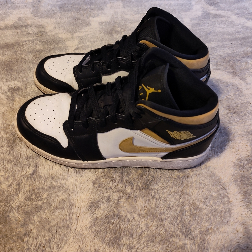 Jordan 1 Mid
